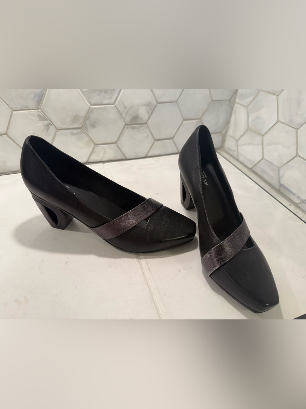 Audley London Black Leather Pump Heels Sz 8.5 Purple Strap Design Block Heel